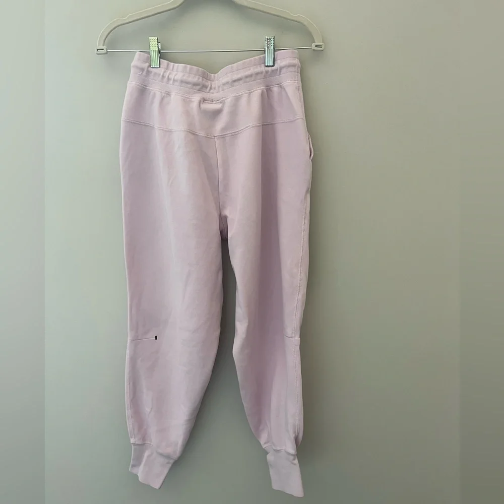 Nike Tech Fleece Joggers in Regal Pink Size Small